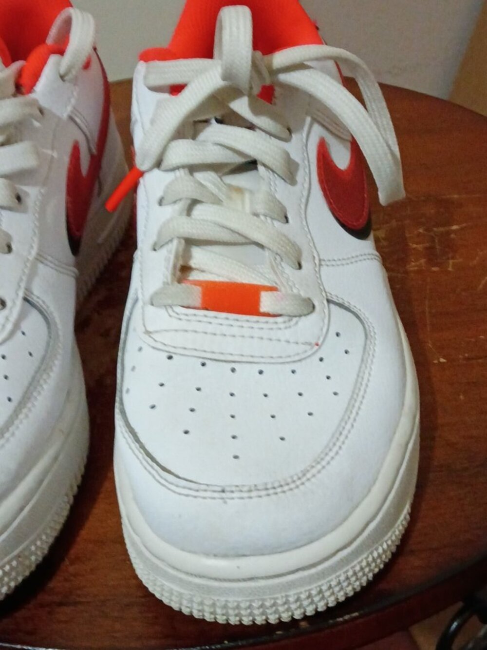 Nike Air Force 1 Low Youth Sneakers Shoes 5.5Y White Red Leather CW1574-101 - Picture 8 of 13